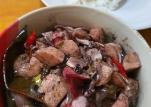 Bagaimana Menyiapkan Cumi Hitam Bakso yang Menggugah Selera
