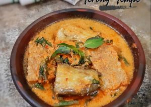 Bagaimana Menyiapkan Pecel santan terong tempe yang Enak