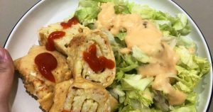 Bagaimana Menyiapkan Rice Egg Roll (Nasi Telur Gulung) yang Enak