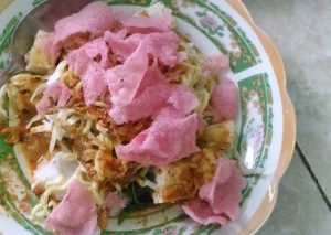 Cara Gampang Menyiapkan Lontong tahu pecel yang Lezat Sekali