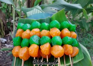 How to Prepare Tasty 24. Cenil Singkong Kenyil