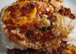Resep Nasi Telor Viral yang Lezat Sekali