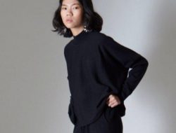 Hargai Perempuan, Brand Fashion Lokal Ini Keluarkan Koleksi Rajut, Pas Buat WFH